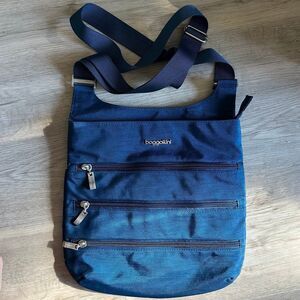 Baggalini Big Zipper Bag Blue Crossbody Purse with Attached RFID Pouch